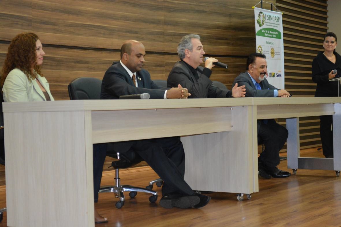 Simpósio abordou temas como a nova contabilidade e a transparência da gestão pública no Brasil (Foto: Assessoria CGE)